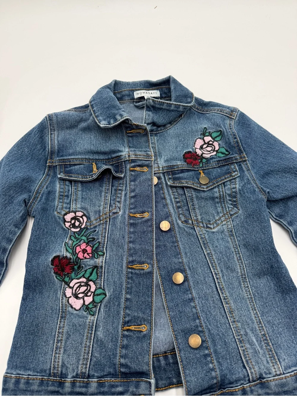 Nowadays Girls Denim Jacket Medium Blue Floral Embroidered Button Front Jean